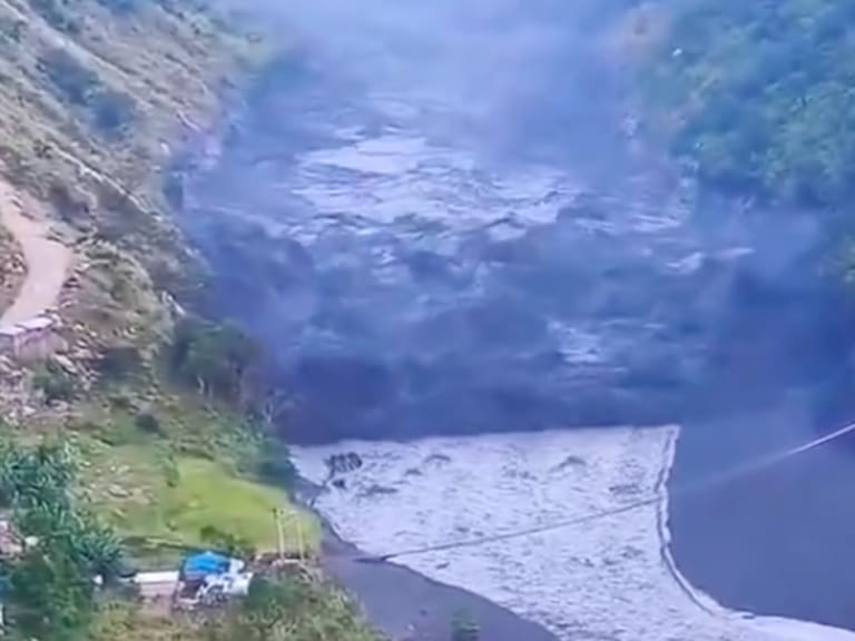 Un alud en Nepal desata una inundación repentina y deja cinco personas desaparecidas. FB