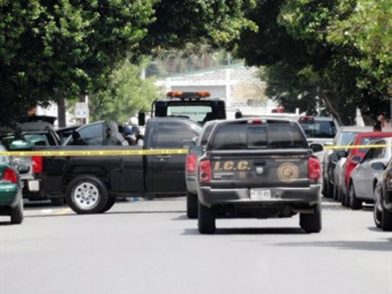 Abandonan camionetas con cuerpos sin vida en Boca del Río
