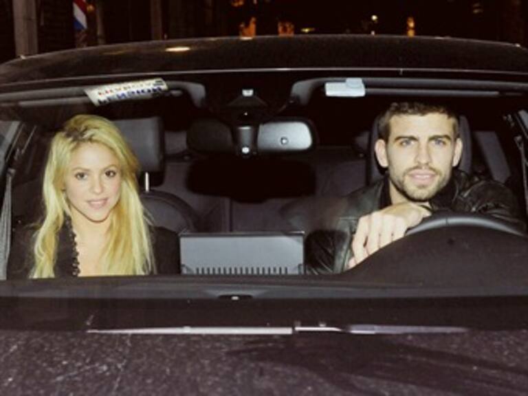 Muestran a Shakira emocionada y feliz de la mano de Gerard Piqué
