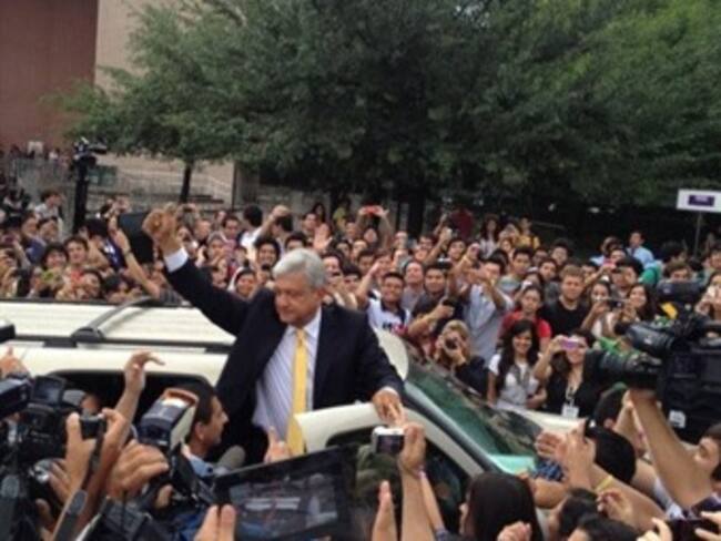 Se echa AMLO al Tec De Monterrey a la bolsa