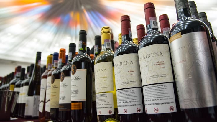 ¡Cuidado con lo que bebes! El SAT lanza alerta por alcohol adulterado en Navidad