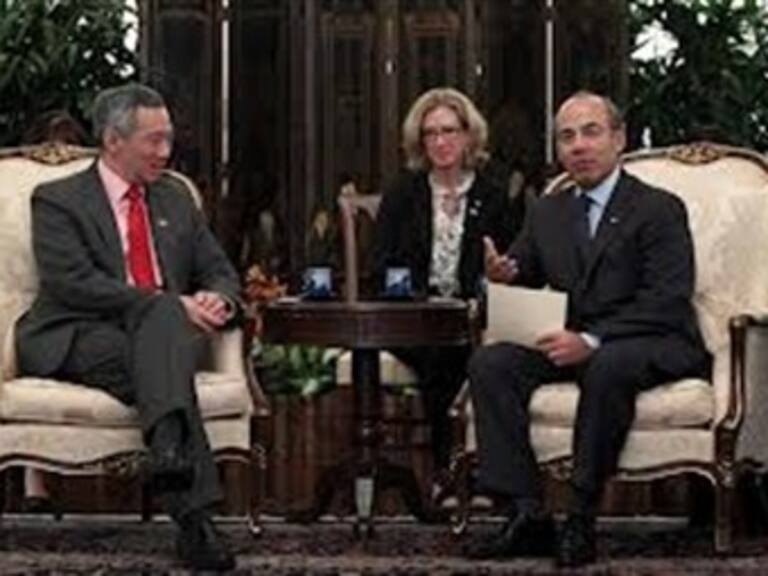 Presume Calderón que economía mexicana 'va mejor' que los BRICS