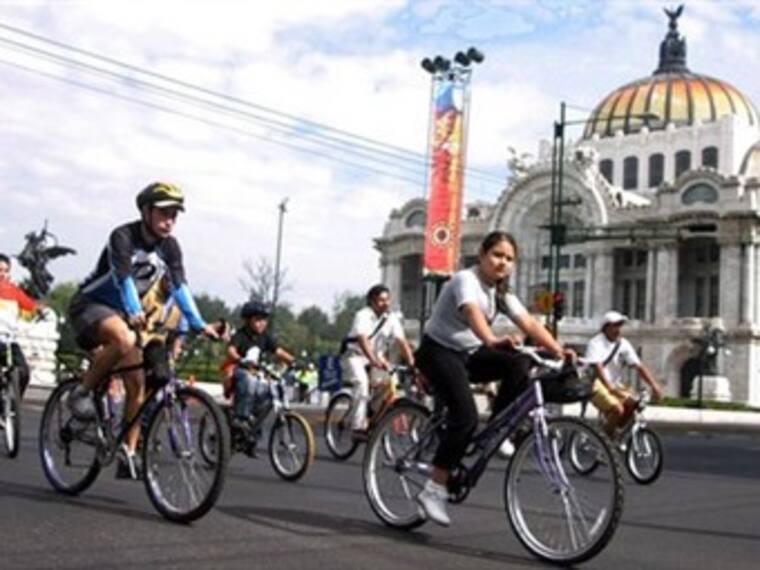 Usa tu bicicleta. Roberto Morán, experto financiero. 12/02/13