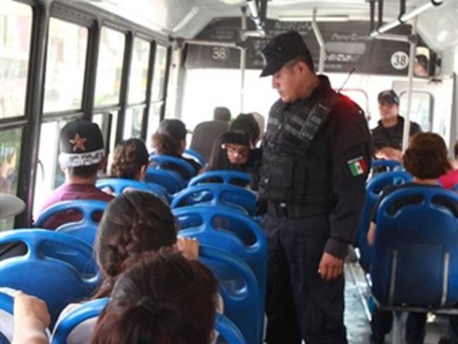 Detienen a mujer que pretendia ingresar a penal con marihuana