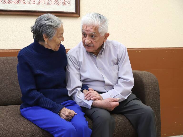 La Secretaría de Bienestar dio a conocer las fechas y requisitos para tramitar la pensión a los adultos mayores que cumplen 65 años en julio y agosto.