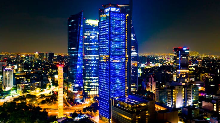 La Torre BBVA cumple una década y W Radio se unió a la celebración