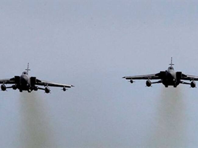 Prosiguen bombardeos contra posiciones libias