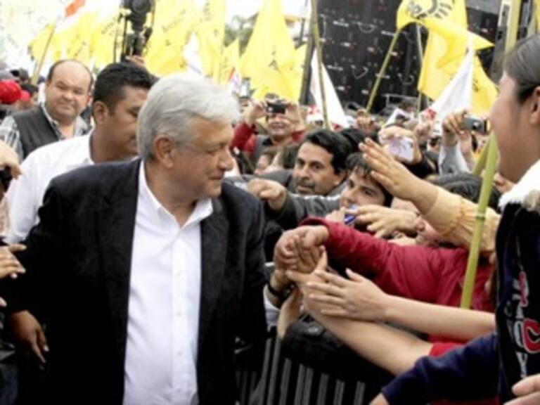 Acompaña hijo de Hank Rhon en mitin AMLO en Tijuana