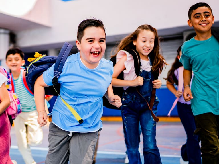 Estudiantes de educación básica inician sus vacaciones de verano tras el fin del ciclo escolar marcado por la SEP.
