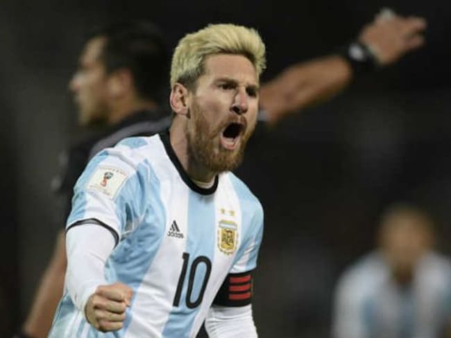 Lionel Messi anota gol en su regreso a la Selección Argentina