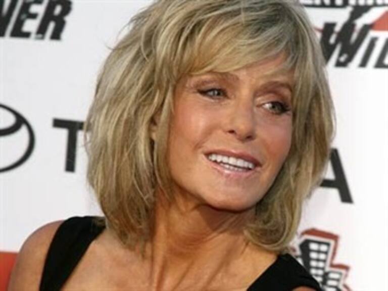 Dan de alta a Farrah Fawcett