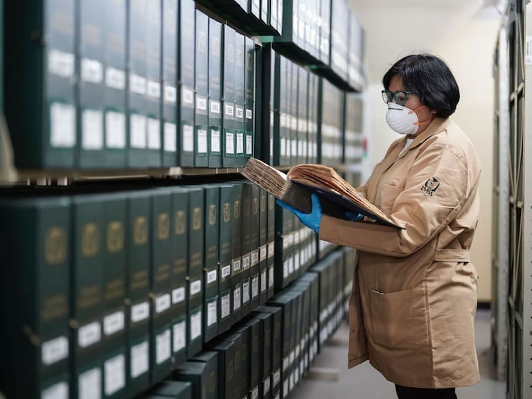 ¡Más que papeles! El IMSS lanza plan masivo para modernizar sus archivos históricos