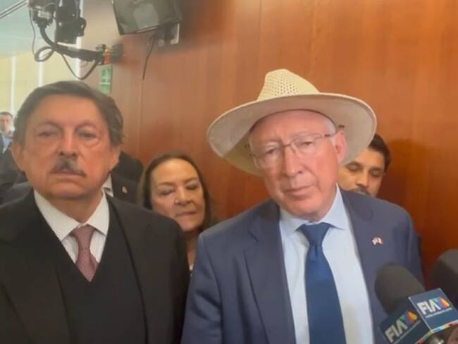 No me meto en política, ni voy a votar aquí: Ken Salazar a senadores de Morena