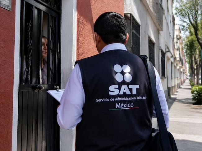 ¿Te puede visitar el SAT? Conoce qué contribuyentes tendrán una visita exprés en su domicilio fiscal este abril 2026