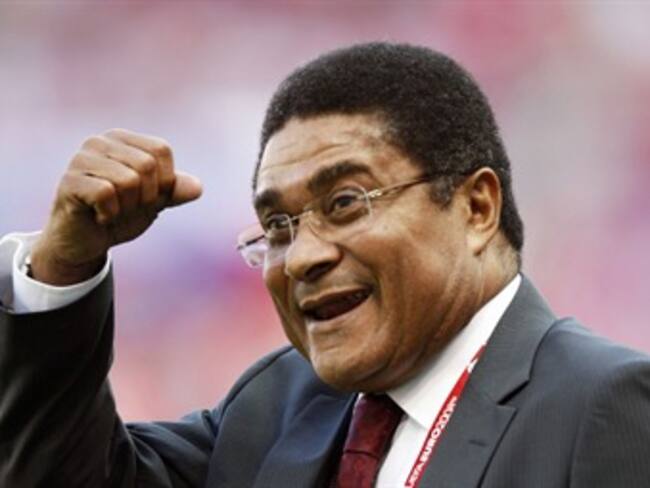 Se reúnen miles de seguidores para despedir a Eusebio da Silva