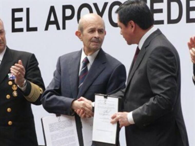 Fausto Vallejo y Osorio Chong 'Firman nuevo acuerdo para el apoyo federal a la seguridad de Michoacán'