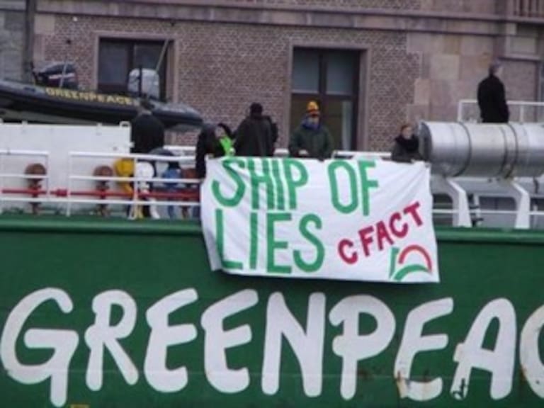 Continúan liberaciones bajo fianza de activistas de Greenpeace