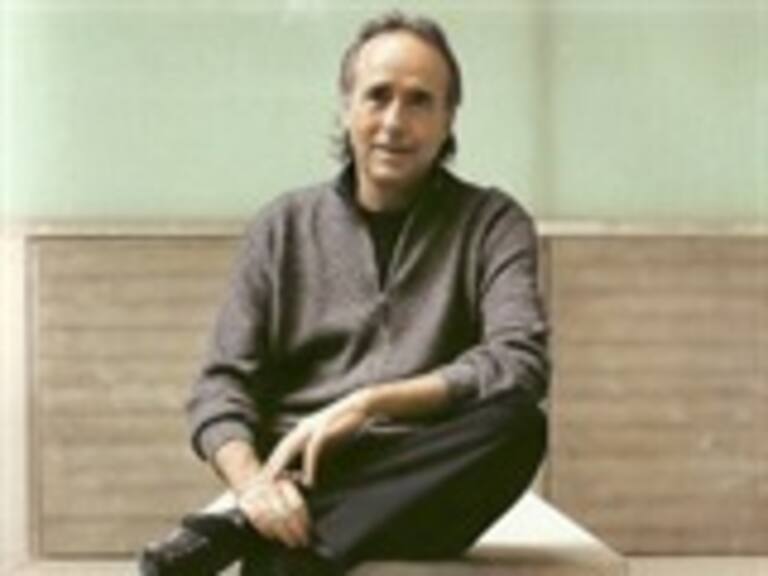 Presentó Joan Manuel Serrt su cancionero 'Algo personal'