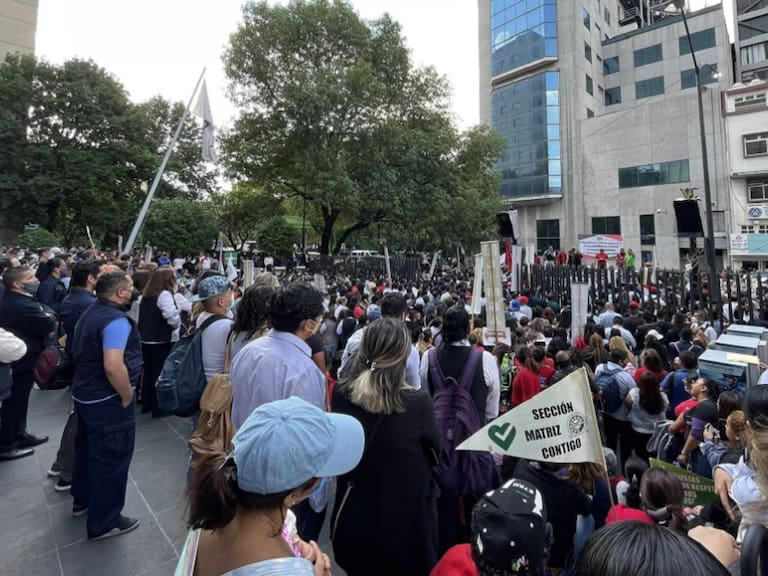 Se van a huelga trabajadores de Telmex