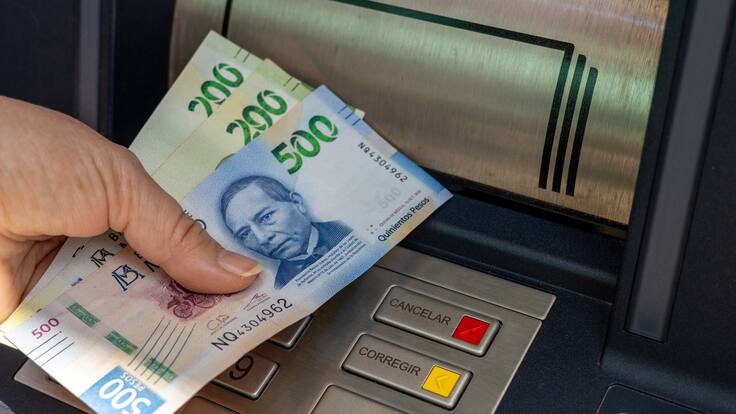 Los bancos que cobran más comisión por usar cajeros en México en 2026