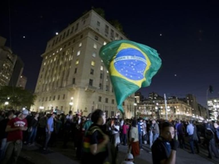 Detienen a manifestantes en Sao Paulo