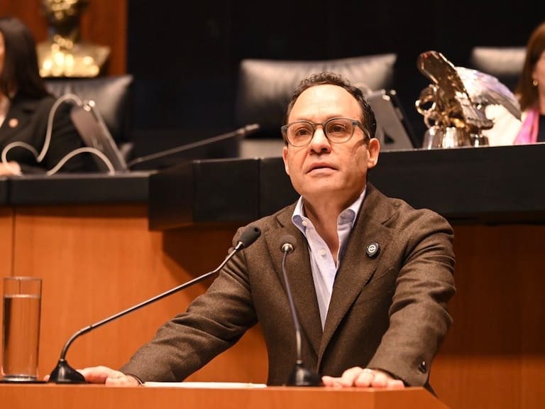 Clemente Castañeda, líder de MC en el Senado