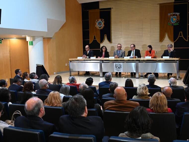 UNAM llama a cerrar filas ante llegada de Trump a la Casa Blanca.