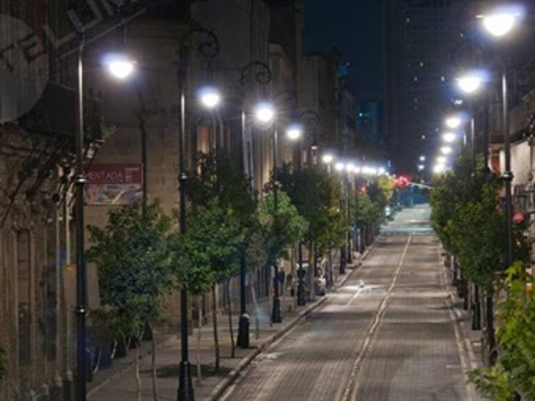 Anuncia Mancera cambio de alumbrado público en 90 colonias