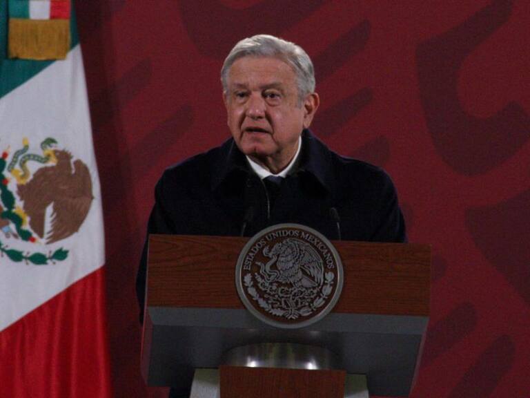 Consar, alcahueta para altos cobros de Afores: AMLO