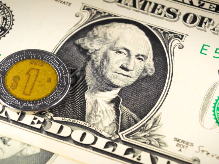 El dólar inicia el 3 de septiembre por debajo de los 17 pesos, mientras el peso mexicano mantiene una tendencia favorable frente a la moneda de Estados Unidos.