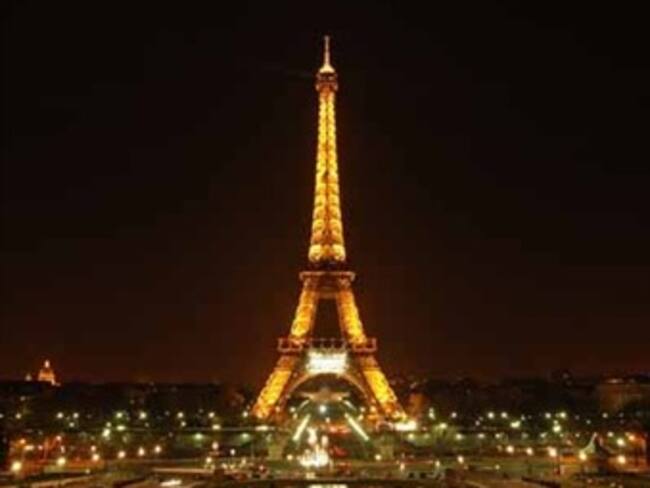 'La Reata' conmemora el inicio de la construcción de la Torre Eiffel