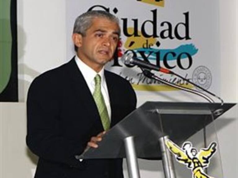 Investigan detonación en automotriz del DF