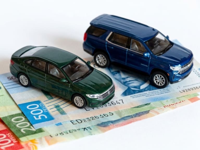 Para tener la Tenencia gratis en el Edomex 2026, solo debes cubrir el refrendo de 990 pesos para autos o 731 pesos para motos.