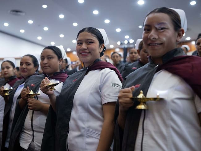 Universidad de la Salud lanza convocatoria: Así puedes estudiar Medicina o Enfermería sin examen de admisión y GRATIS