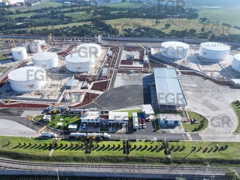 Alguien se quiso parar el cuello con el caso que ahora se está cayendo a pedazos, el gobierno dice “vamos a investigar” y sacará el caso del radar, señala el experto en energía.