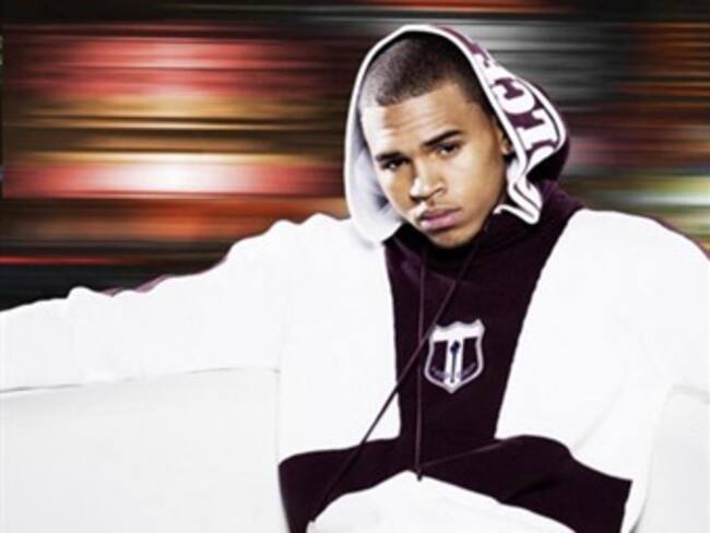 Empieza Chris Brown a cumplir servicio comunitario en Virginia
