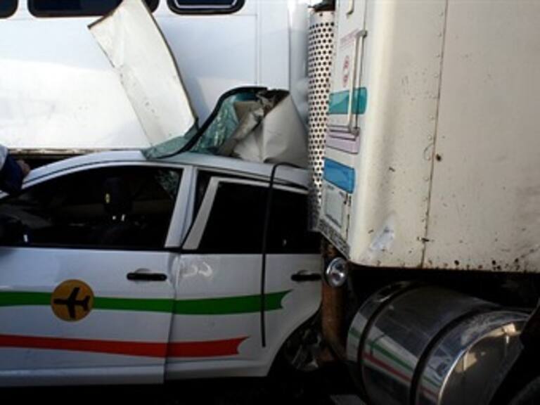 Se estampa tráiler en autopista Guadalajara-Tepic