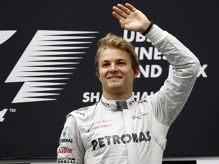 Bromea Nico Rosberg con cumpleaños de Lewis Hamilton