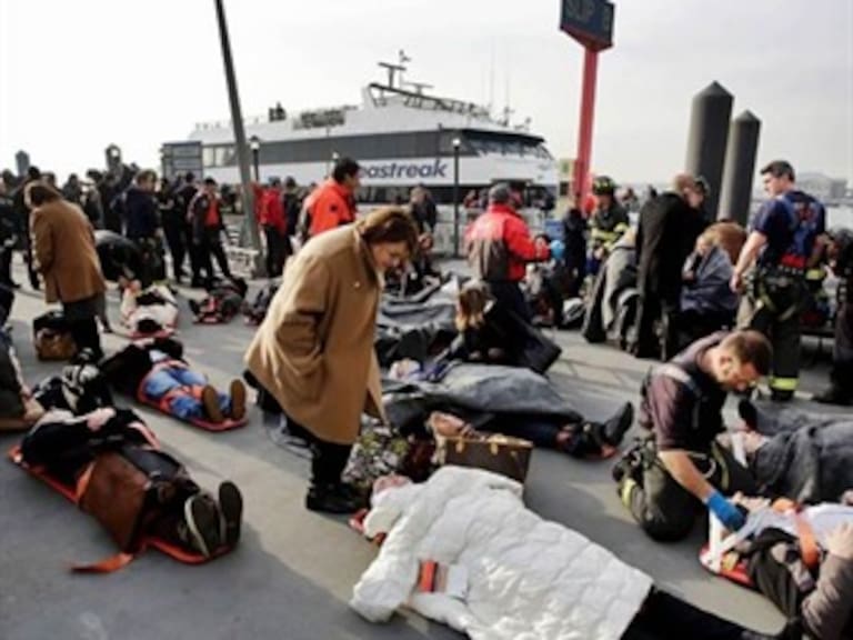 Deja accidente de ferry unos 17 heridos en Nueva York
