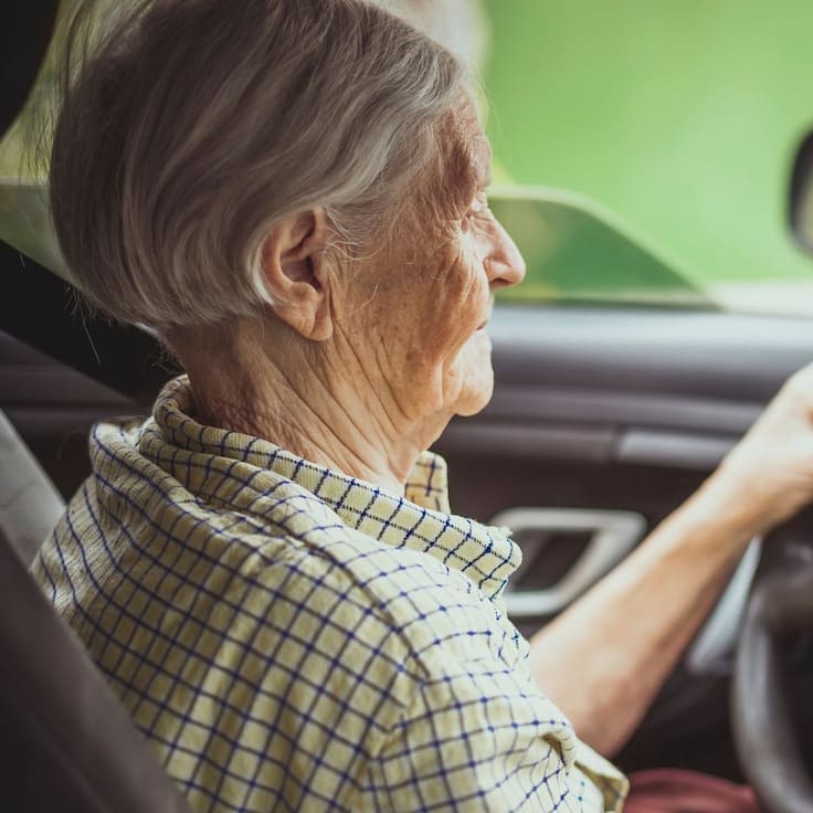 Licencia de conducir adultos mayores: ¿Cuál es la edad máxima para renovarla en CDMX?