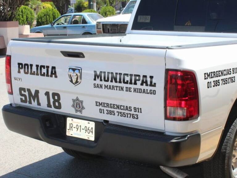 Investigan supuestas autolesiones de un policía en San Martín Hidalgo
