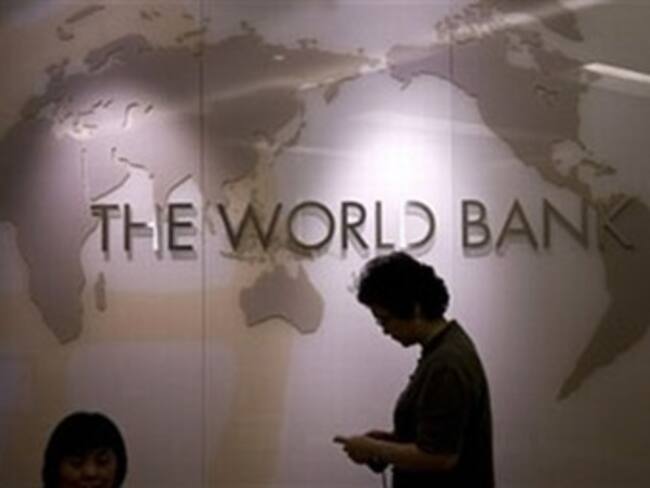 Aumenta pobreza extrema por alza en alimentos: Banco Mundial