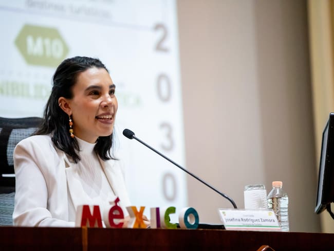 Turismo justifica aumento al cobro a extranjeros: pasará de 988 a mil 158 pesos en 2027