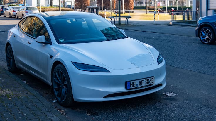 Tesla pone a circular sus taxis sin volante ni pedales en Estados Unidos