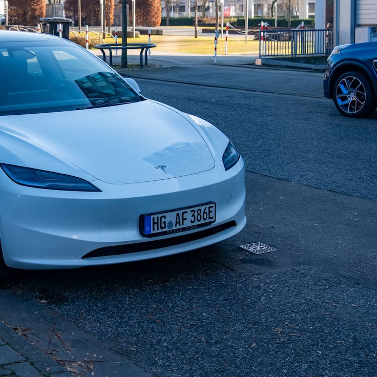 Tesla pone a circular sus taxis sin volante ni pedales en Estados Unidos