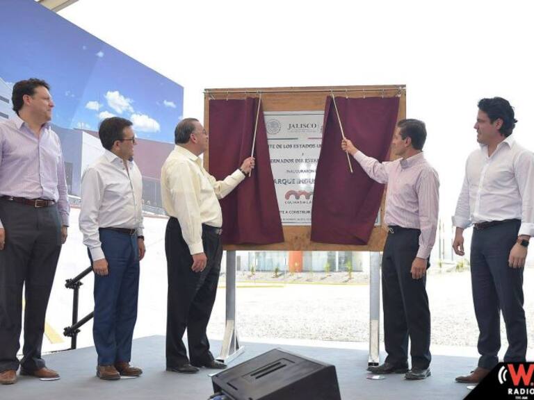 Peña Nieto y gobernador de Jalisco inauguran parque industrial en Lagos de Moreno