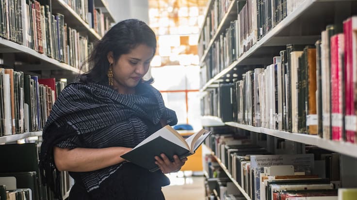 ¿Quién sustituye a Marx Arriaga en la SEP? Conoce a la poeta Nadia López García