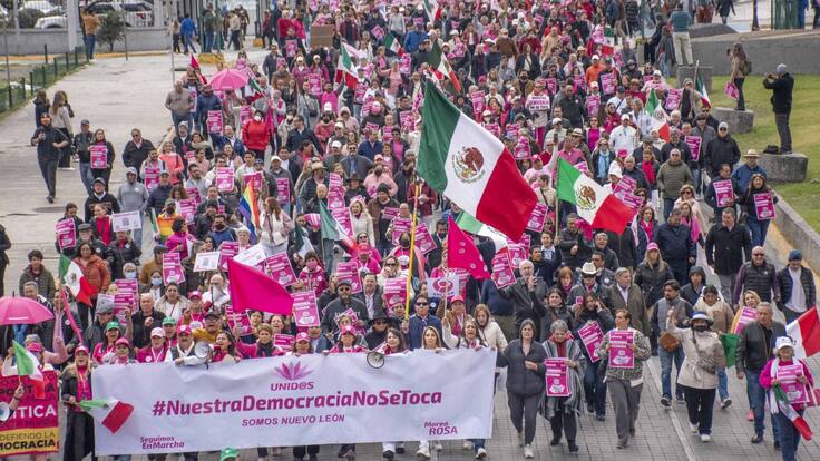 Marcha “Marea Rosa” es un llamado a votar por Gálvez y Taboada: Guadalupe Acosta Naranjo