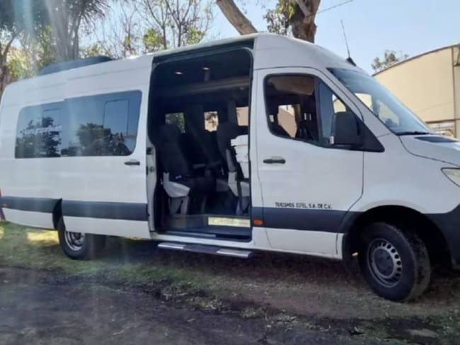 Localizan con vida a 23 turistas secuestrados en carretera de SLP