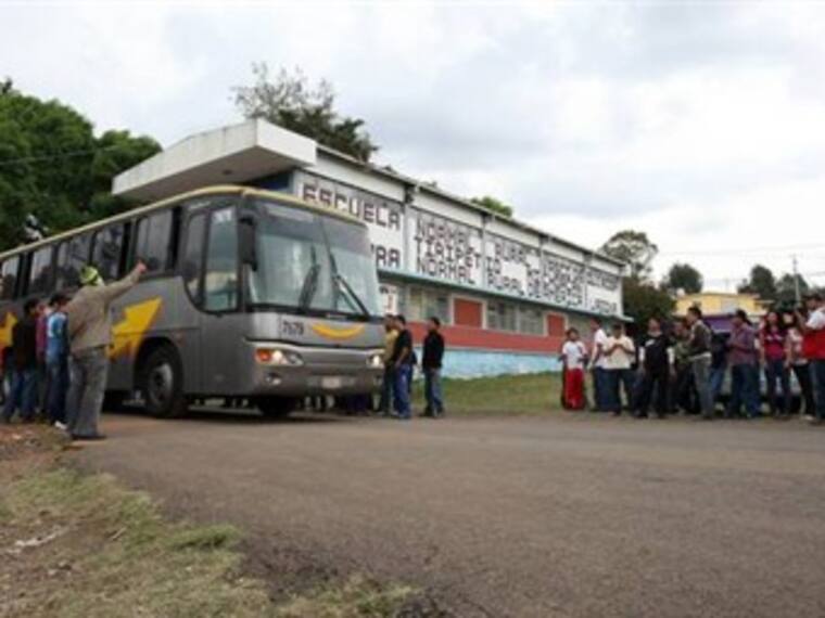 Movilizaciones y secuestro de autobuses por parte de normalistas de Tiripetío. Julio Hernández, vocero del gobierno de Michoacán
